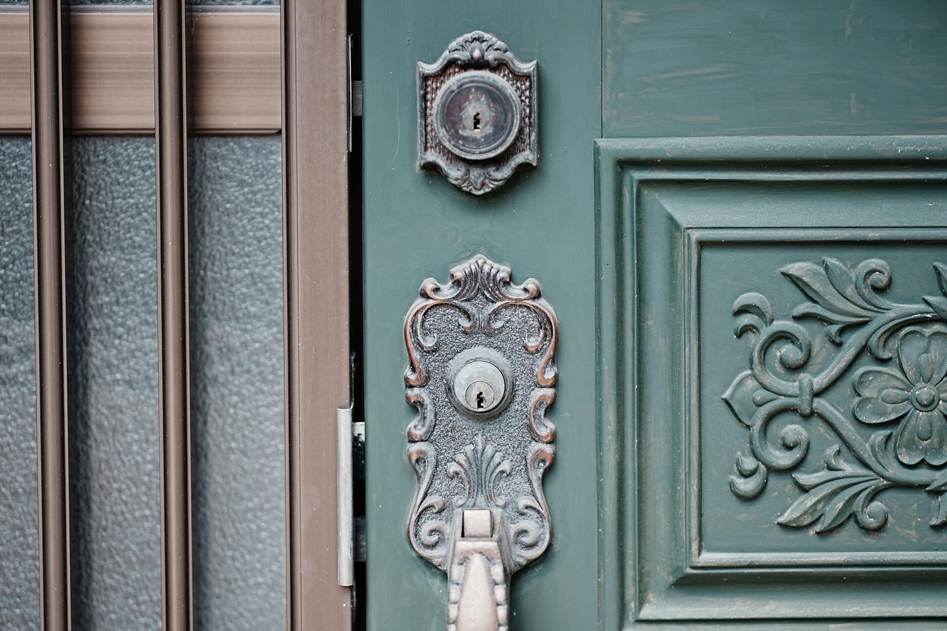 玄関ドアを交換するとき知っておきたい素材や交換方法をご紹介！